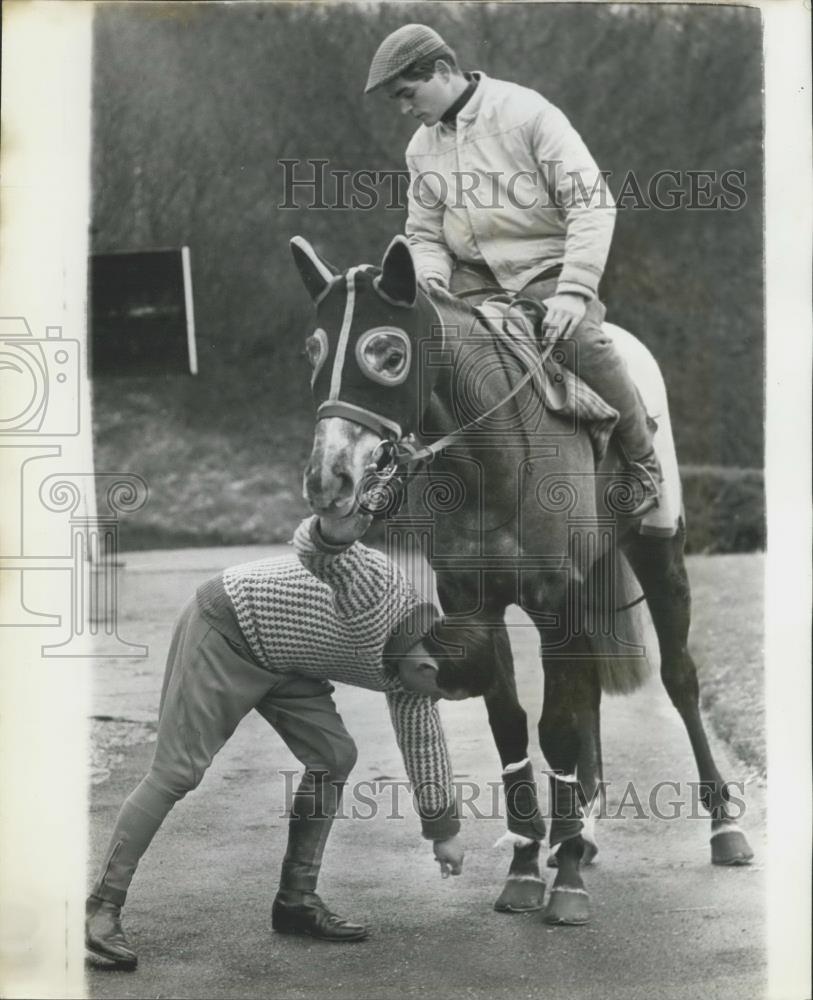 1965 Press Photo Dougie Small - American Jockey - Historic Images