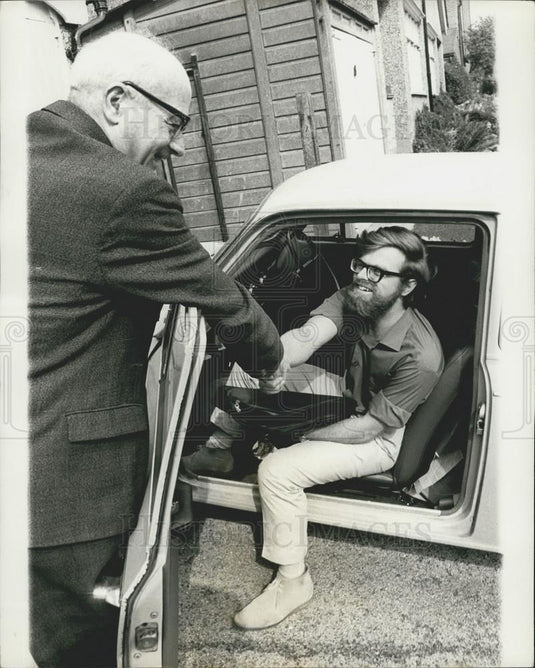 1969 Press Photo Graham Tope ,Young Liberal released from a Prague prison & dad - Historic Images