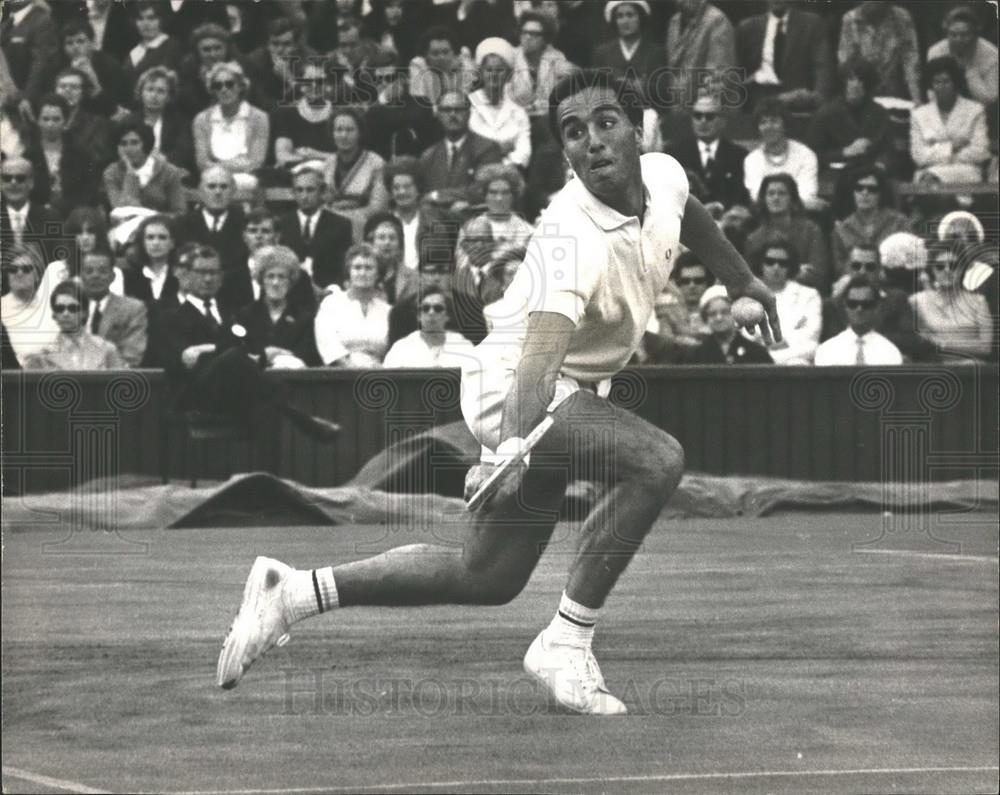 Press Photo Opening Day of Wimbledon Taylor VS. Metreveli - Historic Images