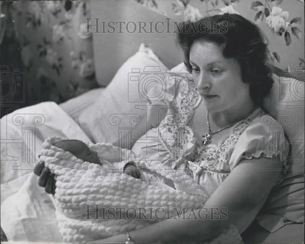 1959 Press Photo Bridget Murray With Daughter Who May Go To Jail With Her - Historic Images