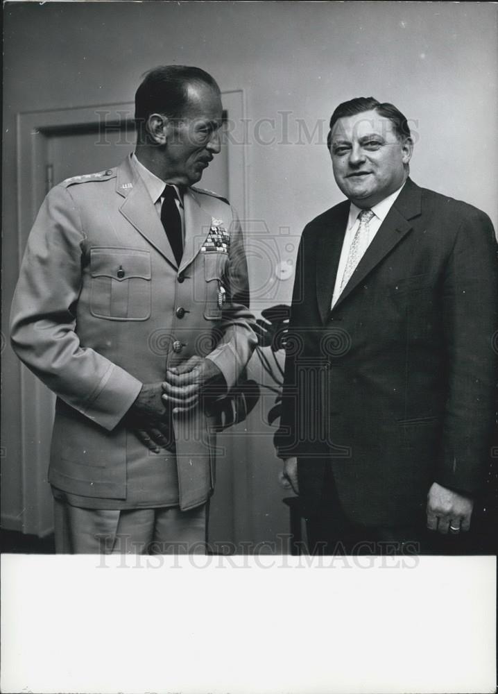 1960 Press Photo German Minister of Defense Franz Josef Strauss - Historic Images