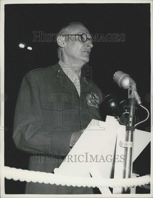 1954 Press Photo Field Marshal Viscount Montgomery Speaks at Reunion - Historic Images