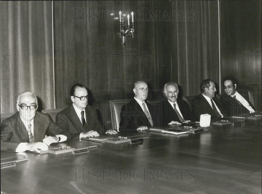 Press Photo Swearing in of Premier Constantin Caramanlis in Greek Cabinnet - Historic Images