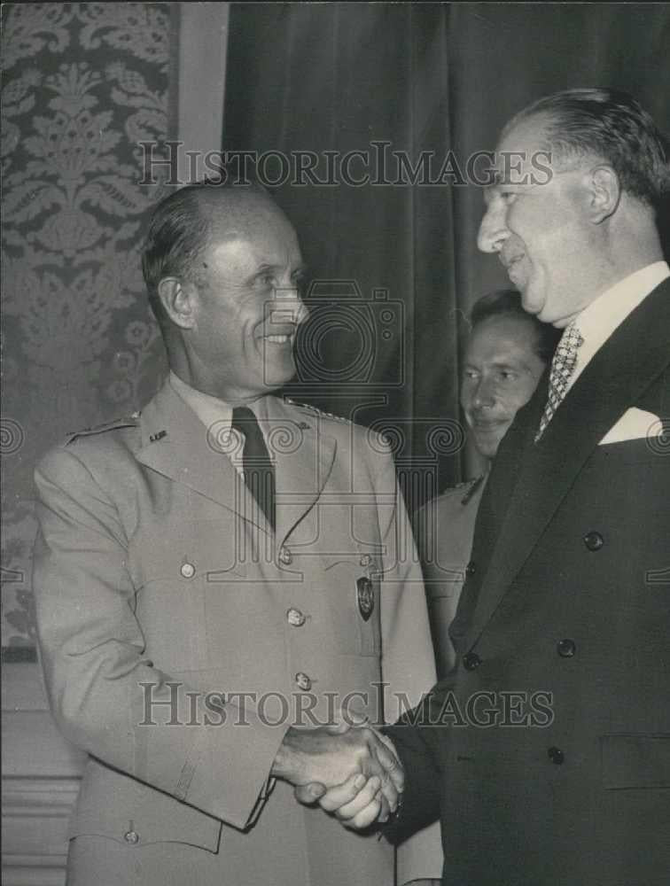 1953 Press Photo Allied Forces General Gunther Received By Prime Minister Pella - Historic Images