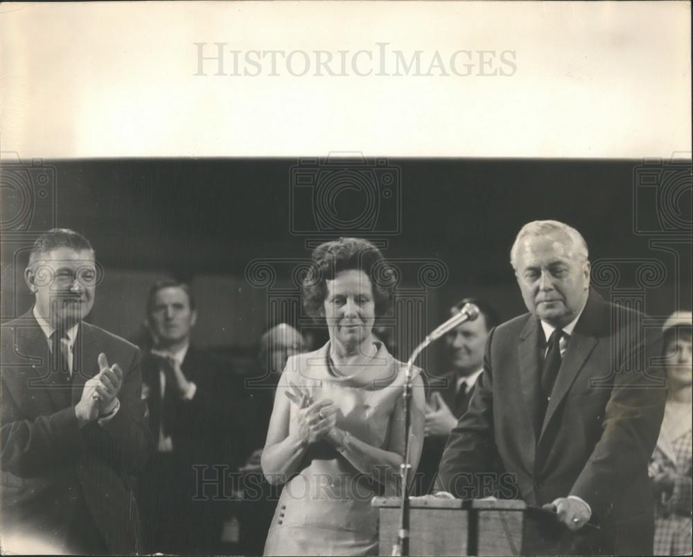 1969 Press Photo Prime Minister, Harold Wilson,wige &amp; Robert Millish - Historic Images