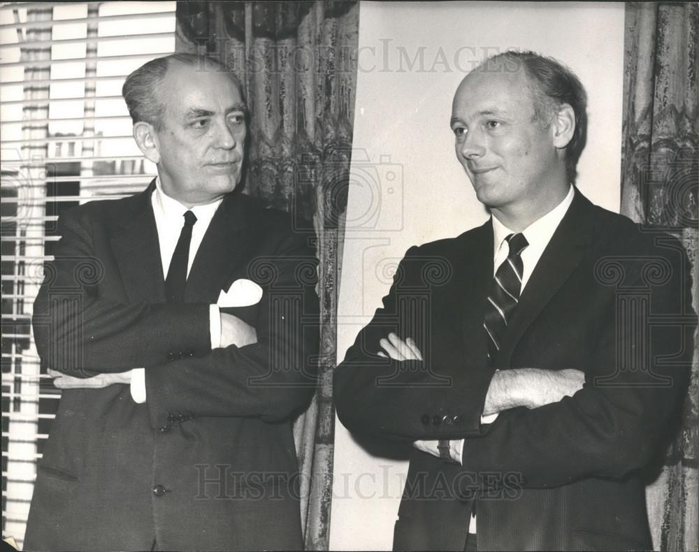 1965 Press Photo Country House Owners In Britain Set Up Working Party - Historic Images
