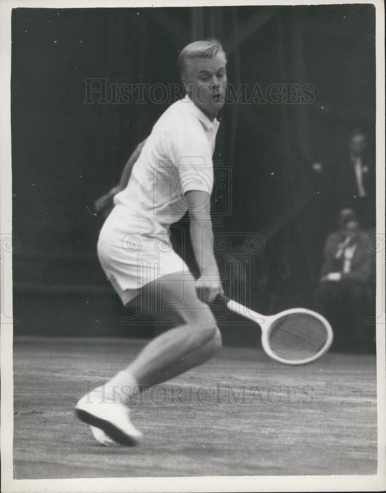 1960 Press Photo Nielsen V. Lundquist At Wimbledon - Historic Images