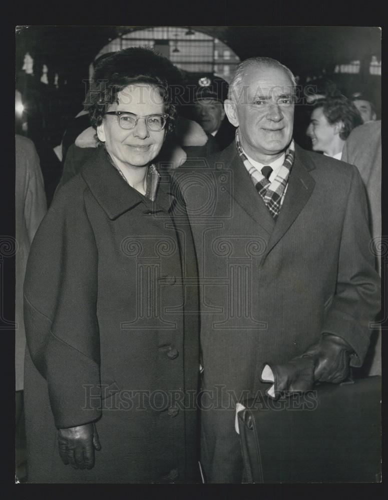 1965 Press Photo Britain&#39;s Foreign Secretary Mr Michael Stewart and wife - Historic Images