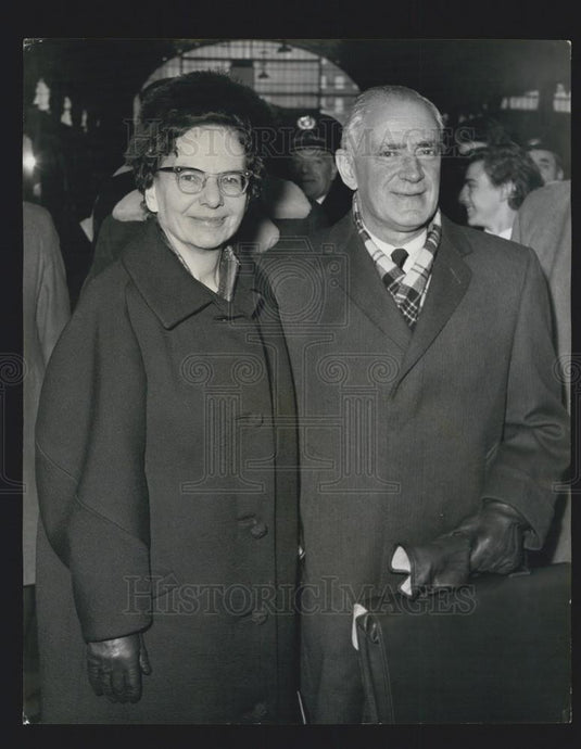1965 Press Photo Britain's Foreign Secretary Mr Michael Stewart and wife - Historic Images