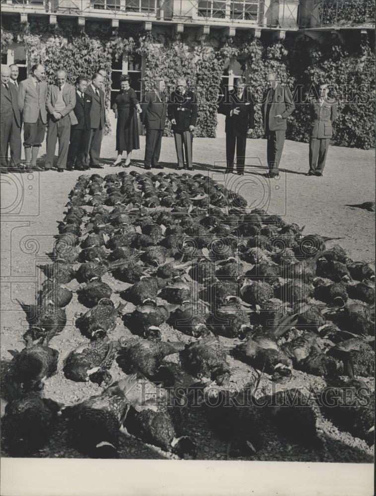 1958 Press Photo President Coty hosts a Hunting Party for Foreign Diplomats - Historic Images