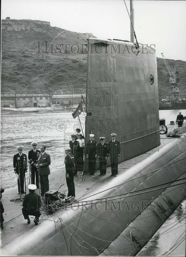 1958 Press Photo US nuclear sub Nautilus at Portland Dorset - Historic Images