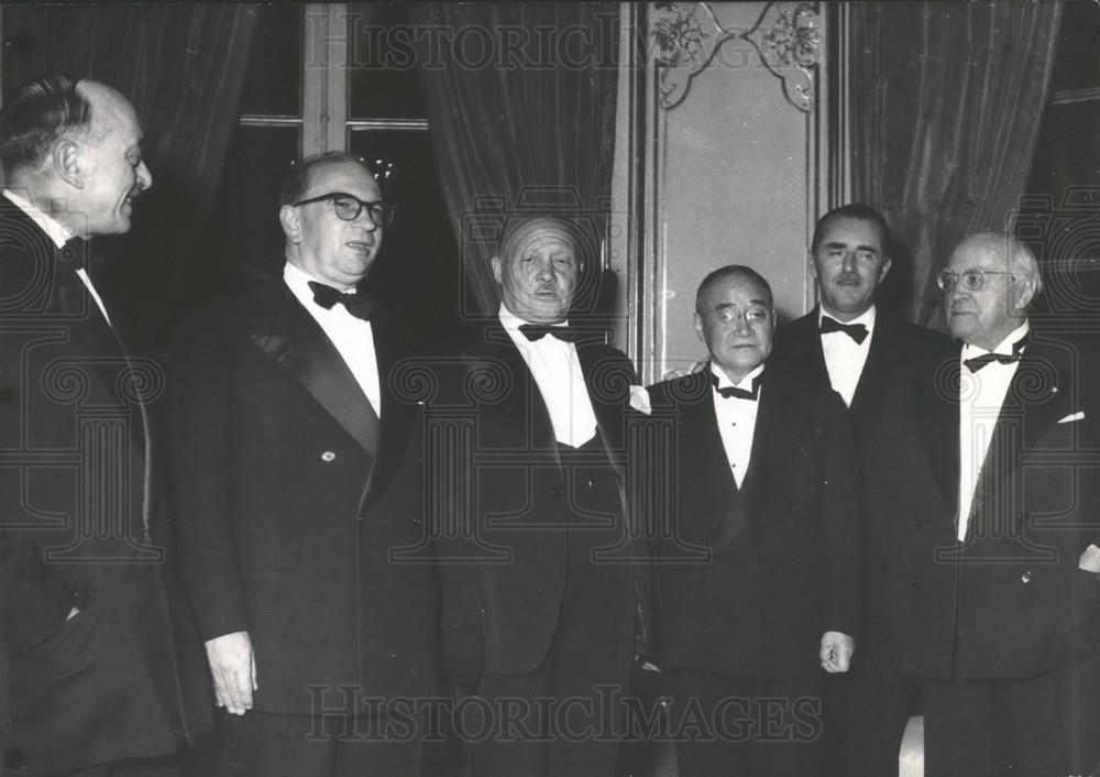 1954 Press Photo M Berthcin, Edgar Faure, De Troquer, Yoshida, M Sarraut - Historic Images