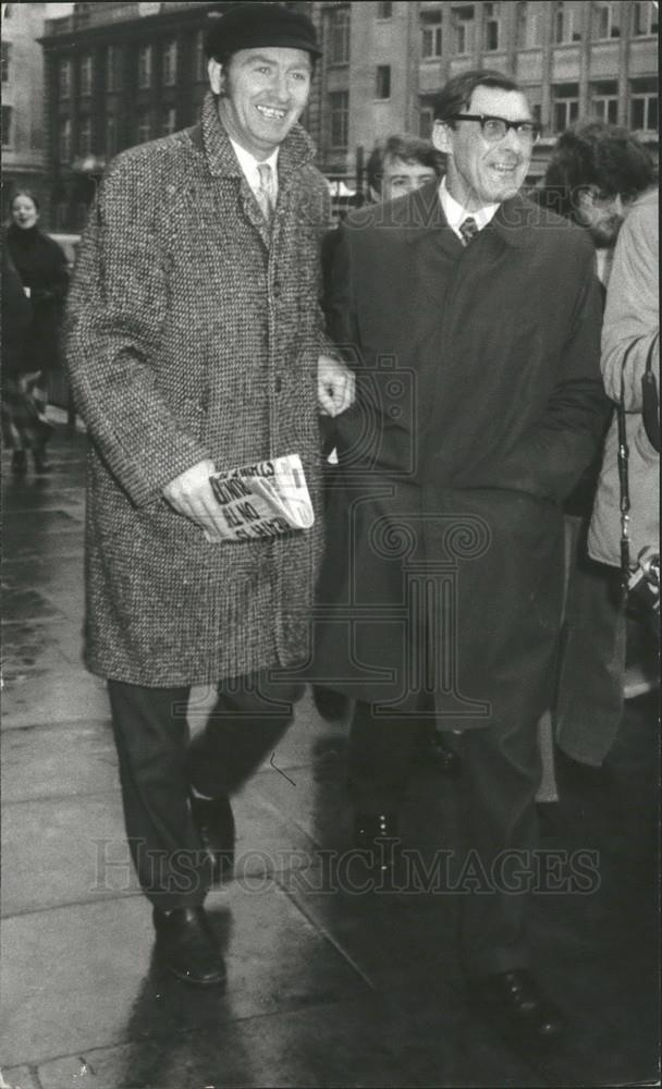 1974 Press Photo Joe Wellard (left) &amp; Michael McGahey - Historic Images