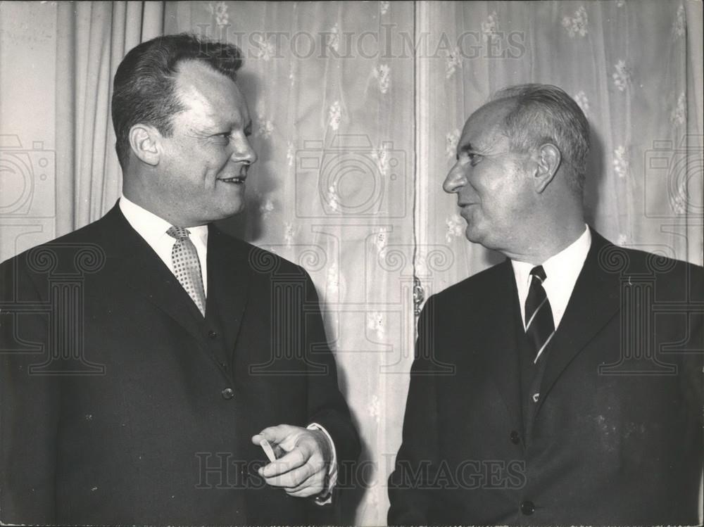 1964 Press Photo Gaston Defferre,Marseilles &amp; West Berlin Mayor Willy Brandt &amp; - Historic Images