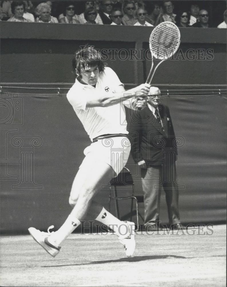 1975 Press Photo J. Connors Vs. R. Ramirez At Wimbledon - Historic Images