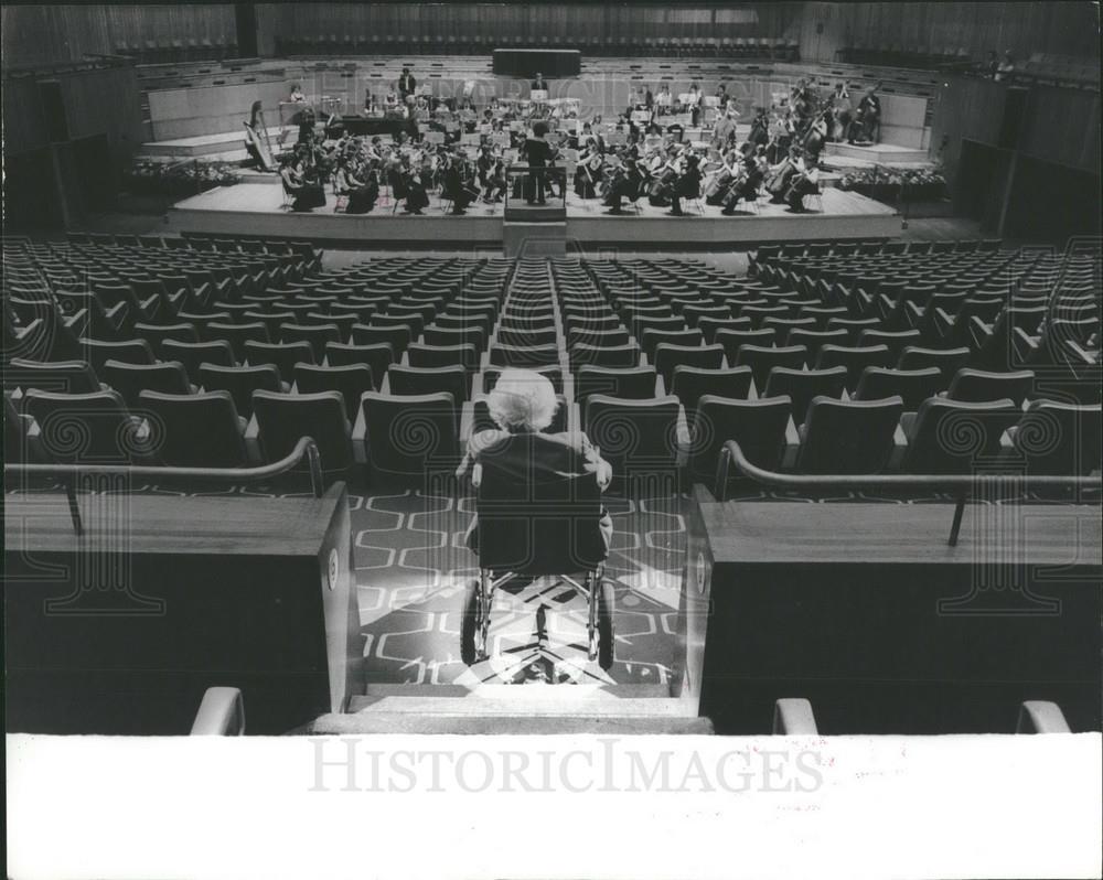 1979 Press Photo Sir Robert Mayer 100th Birthday Present London Orchestra - Historic Images