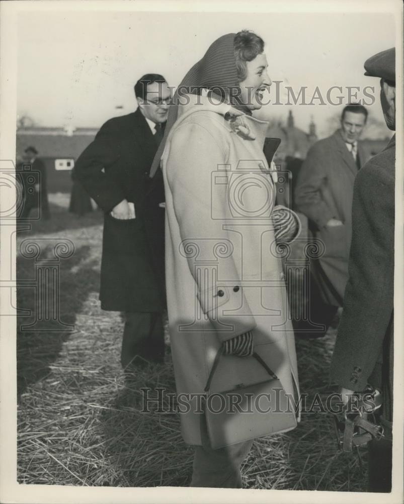 1954 Press Photo Newmarket Sales opens for Bloodstock - Historic Images