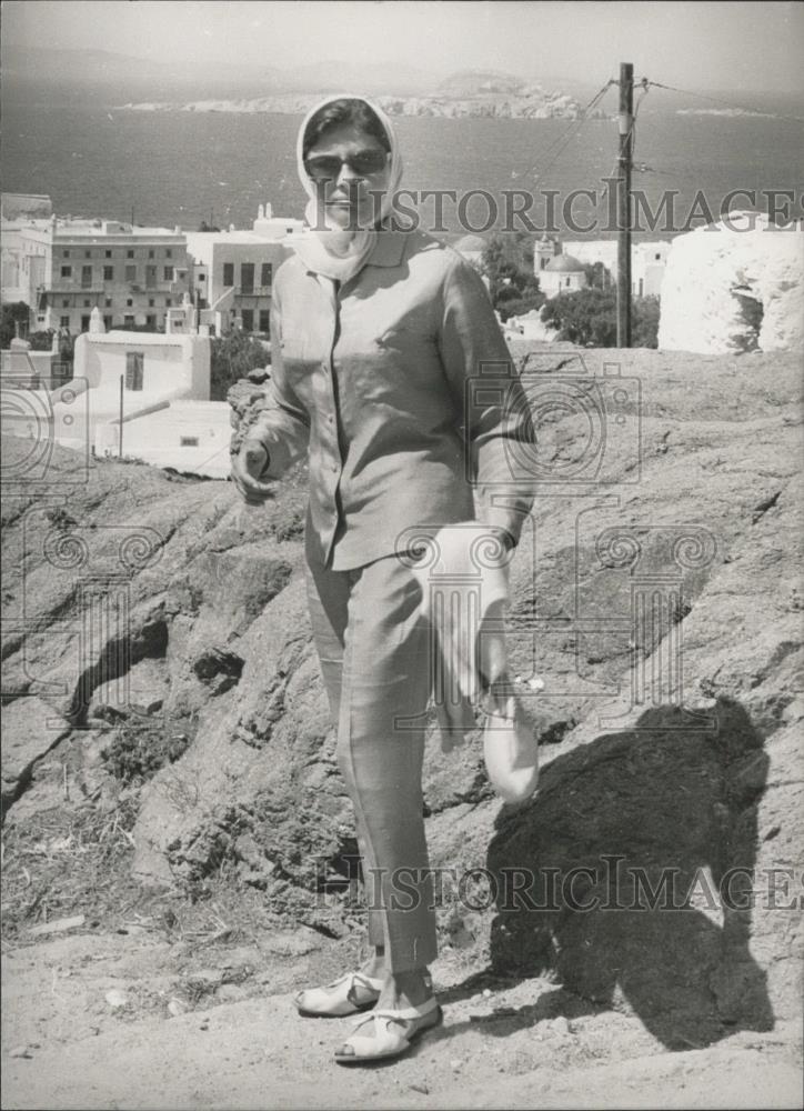 Press Photo Princess Soraya In Greece - Historic Images