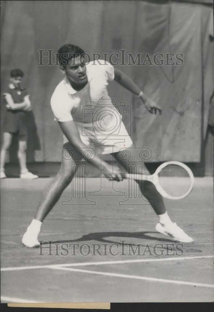 Press Photo Roland Garros Davis Cup R. Krishnan Tennis match - Historic Images