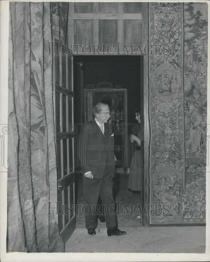 1960 Press Photo Mr. Paul Getty,Richest Man In The World at Sutton Place - Historic Images