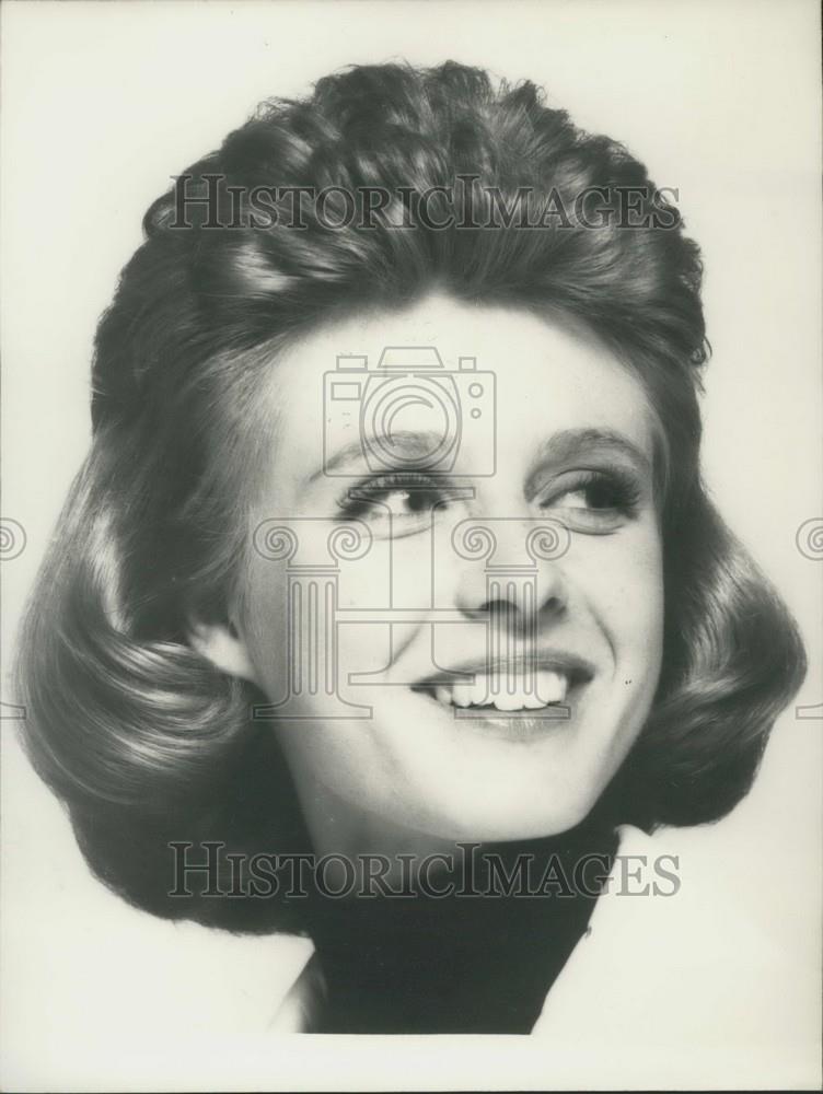 1973 Press Photo Hair Design by Paris Hair Stylist - Historic Images