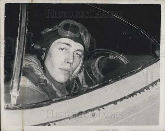 Press Photo Flight Lieut. L.M. Whittington - Historic Images