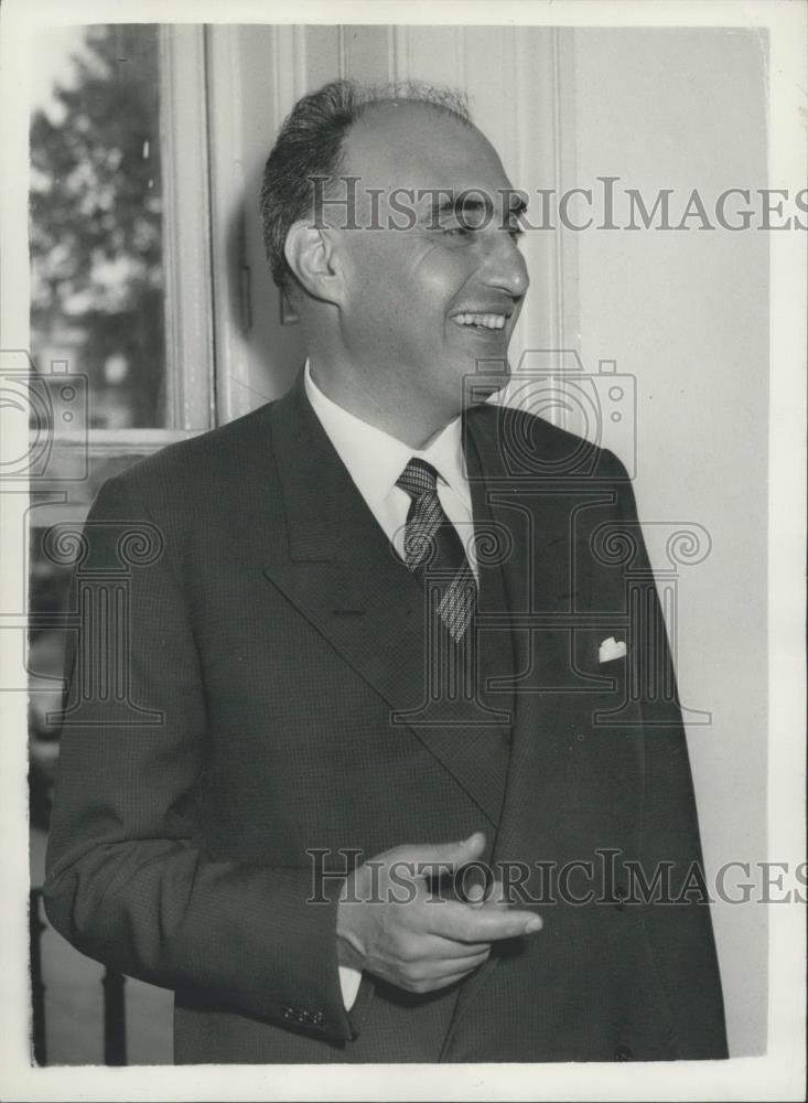 1956 Press Photo Greek Leader Nikos Granidiotis Arrives In London - Historic Images