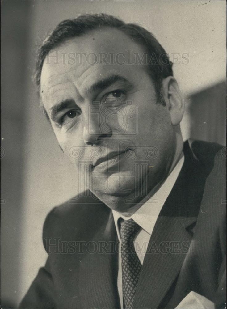 1968 Press Photo Rupert Murdock gives press conference - Historic Images