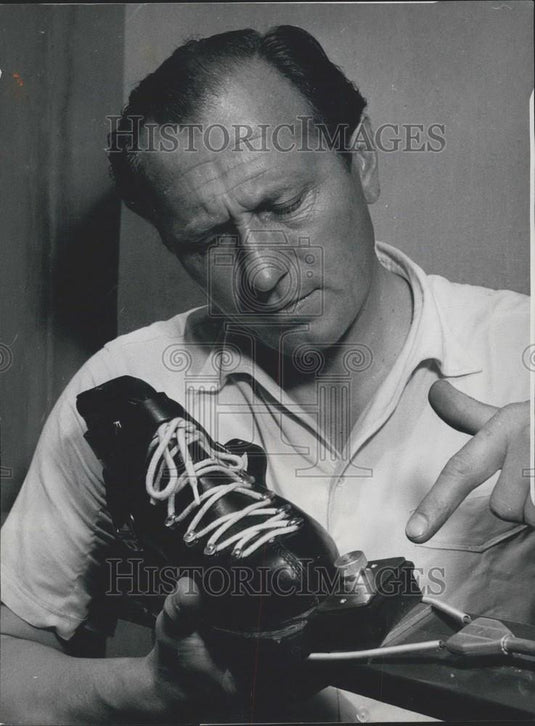 1955 Press Photo New safety-ski-attachment & skiing-teacher Willy Bohn - Historic Images