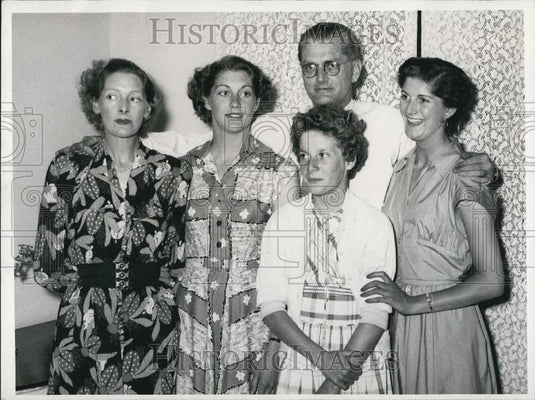 Press Photo Edgar Sanders Released & Sees Family For First Time In 3 Years - Historic Images