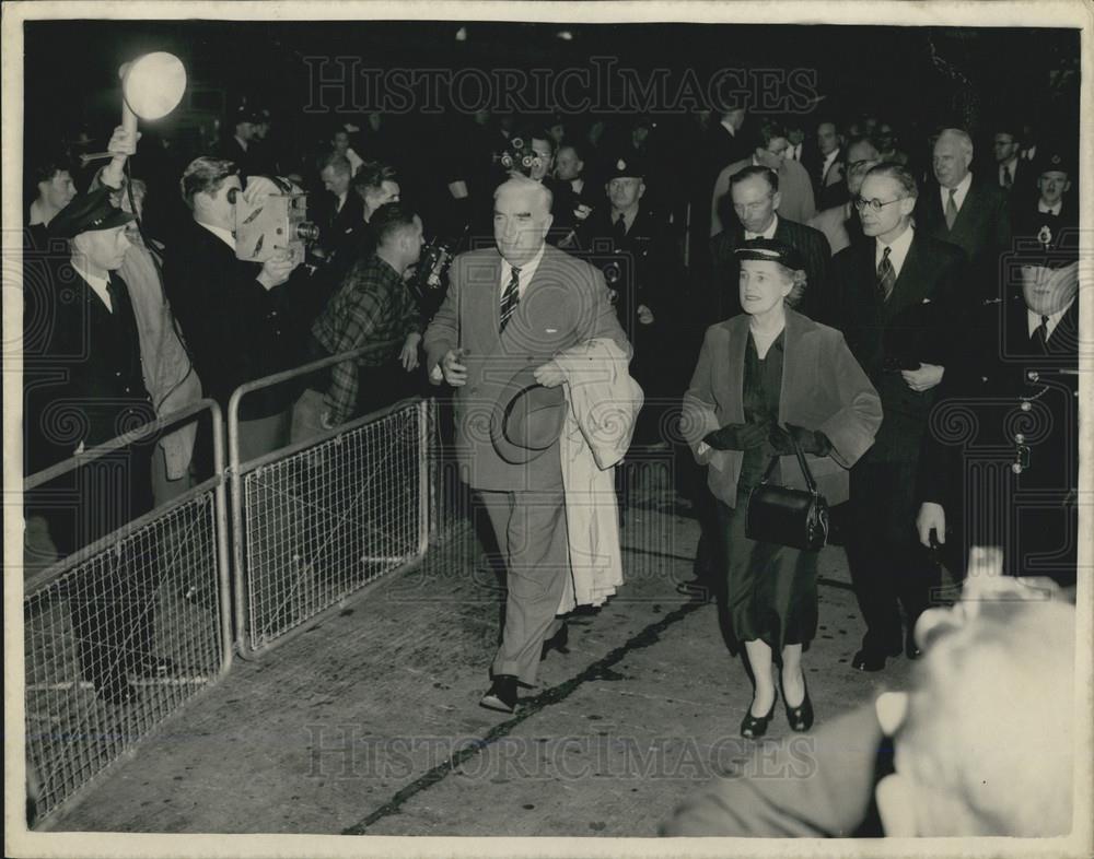 1956 Press Photo Mr. Menzies Arriving in London - Historic Images