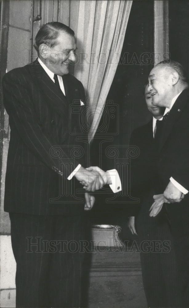 1954 Press Photo Yoshida Prime Minister Japan Elysee Palace France - Historic Images