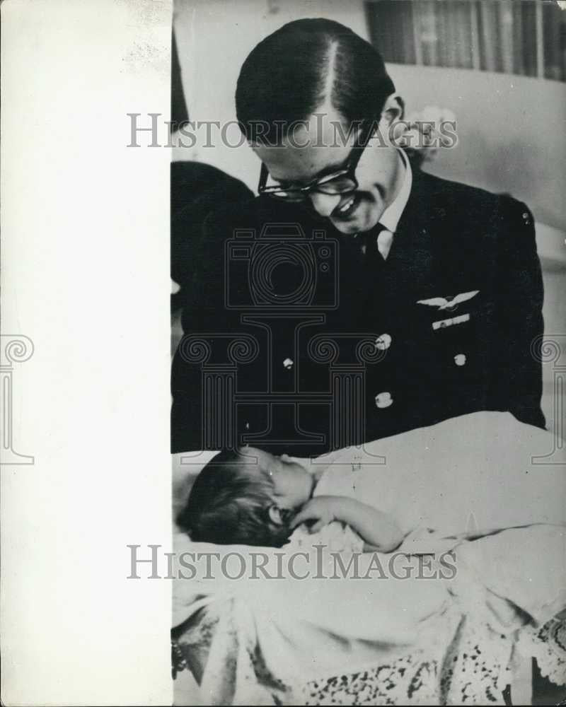 1968 Press Photo Mr. Pieter can Vollenhoven and baby son Prince Maurits - Historic Images