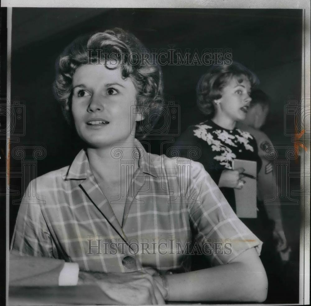 1960 Press Photo Carole Tregoff W/Attorney Finch-Tregoff Murder Trial Recess - Historic Images