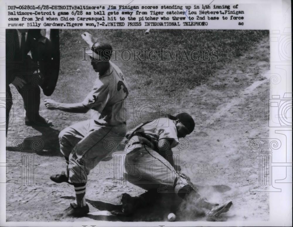1959 Press Photo Oriole Jim Finigan scores vs Tigers Lou Berbert - Historic Images