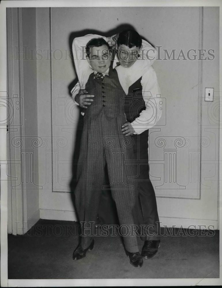 1934 Press Photo Boxers Barney Ross and John McMillan - Historic Images