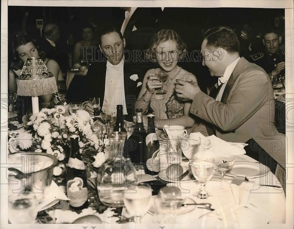 1939 Press Photo Horse Show Ball Randolph Burke Angier Biddle Priscilla St. - Historic Images