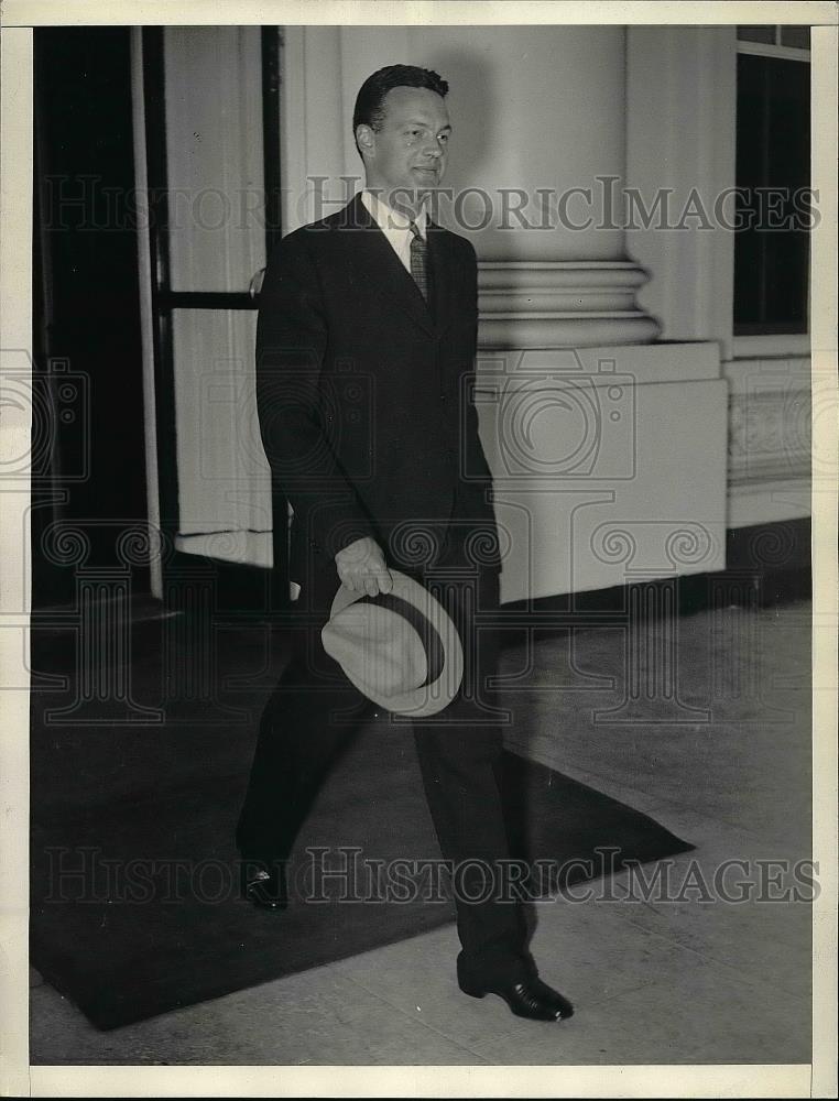 1934 Press Photo Robert M. Hutchins, pres. of Univ of Chicago - nea49301 - Historic Images