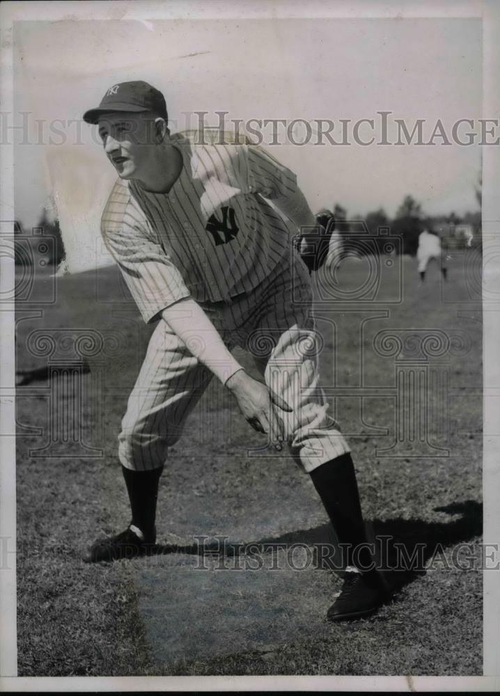 1938 Press Photo Atley Donald Pitcher New York Yankees Spring Training Workout - Historic Images