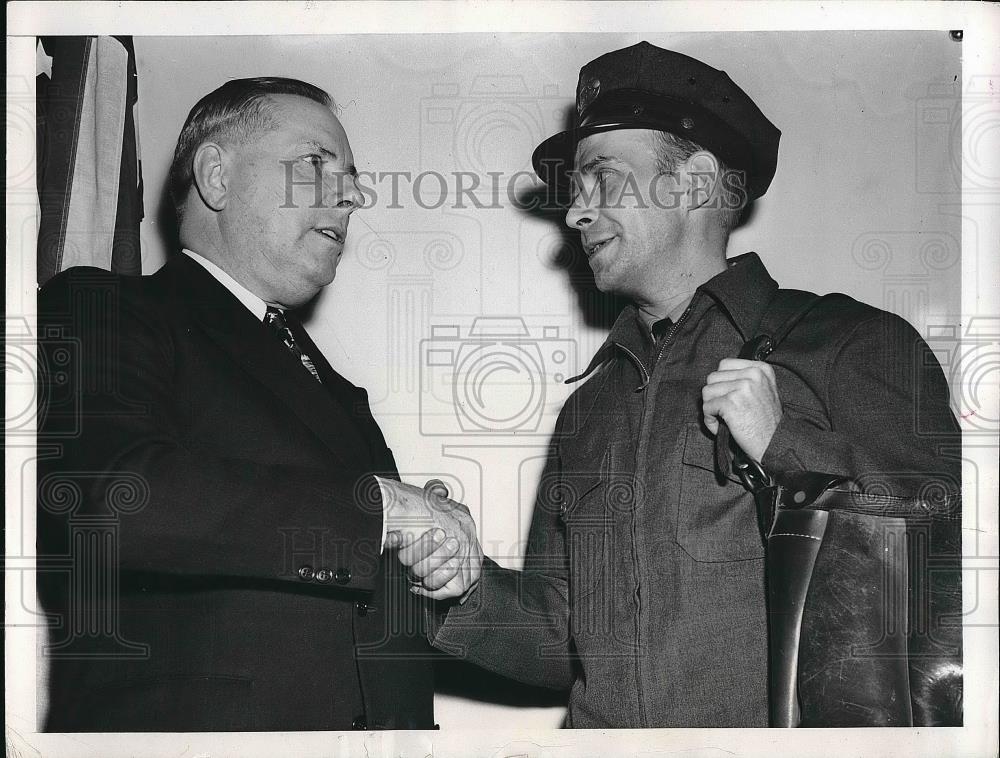 1947 Press Photo Postmaster General Jesse M. Donaldson &amp; Postman Joseph Bradley - Historic Images