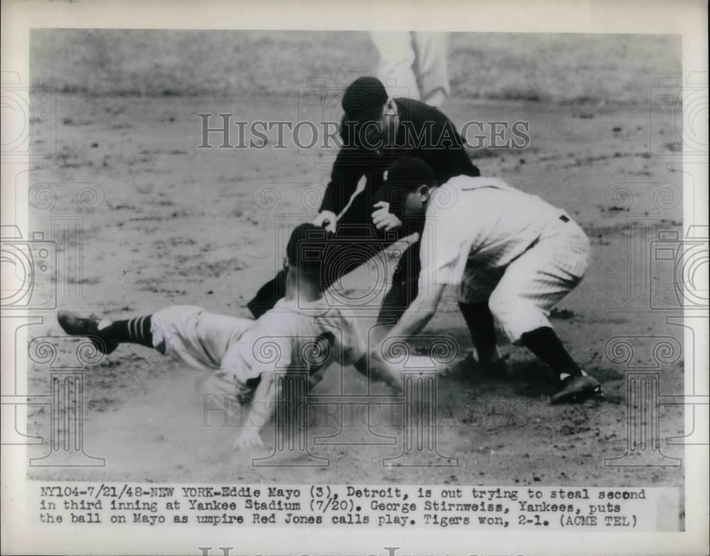 1948 Press Photo Tiger Eddie Mayo out at 2nd vs Yankee George Stirnweiss - Historic Images