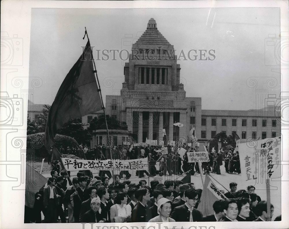 1955 Press Photo May Day Parade in front of Diet - nea48255 - Historic Images
