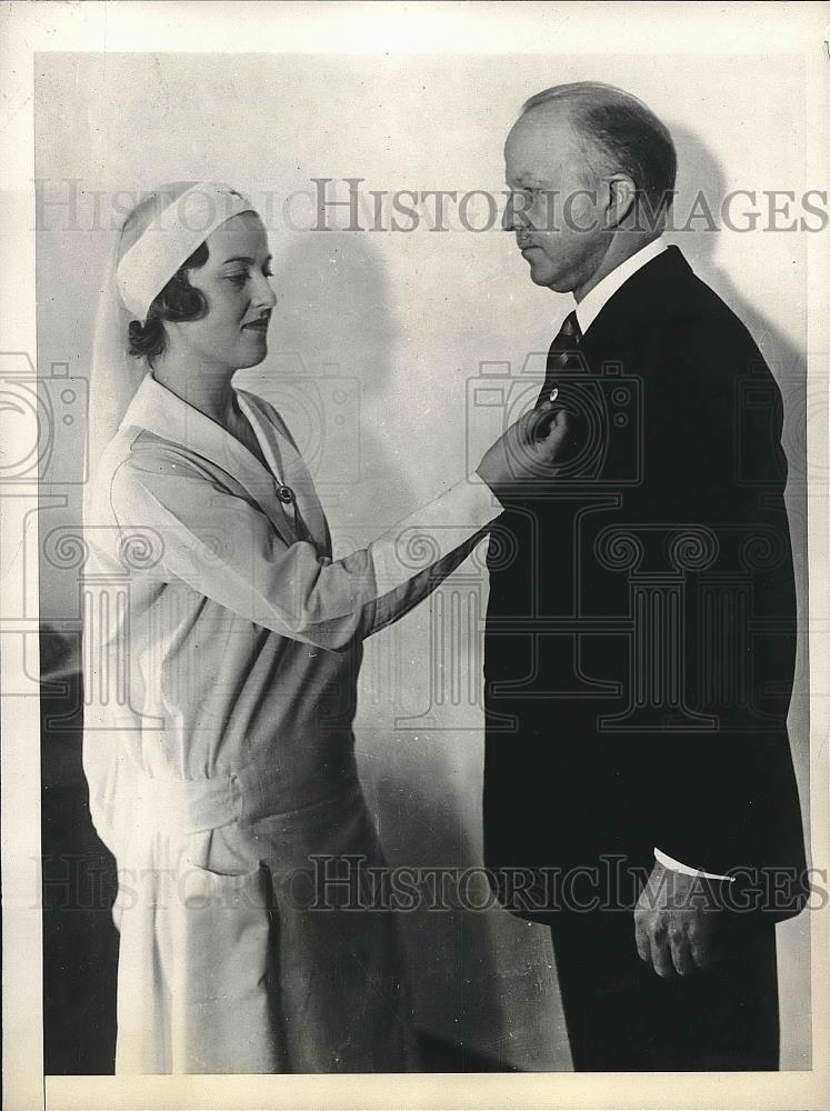 1931 Press Photo Director Of Unemployment Relief Walter S. Gifford,Mrs.Brawner - Historic Images