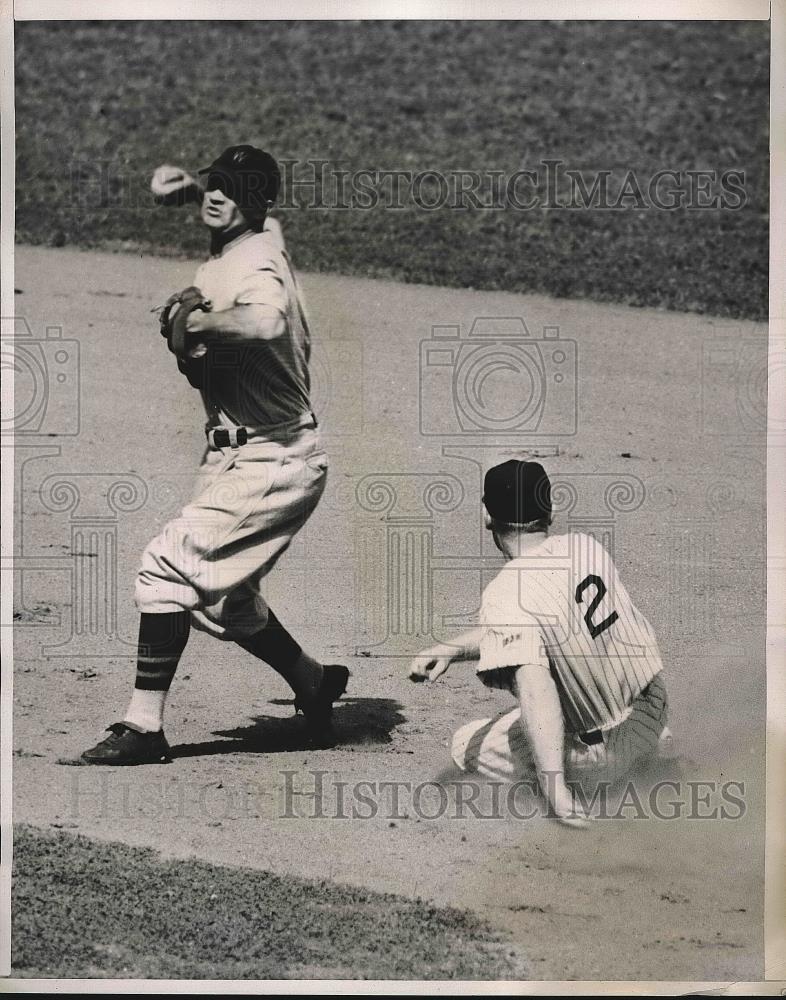 1938 Press Photo Red Rolfe out at 2nd as Yankees Myril Hoag makes double play - Historic Images