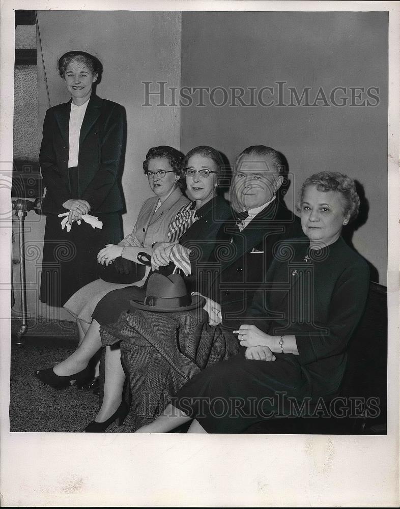 1955 Press Photo Unidentified witnesses at Shepard trial - Historic Images