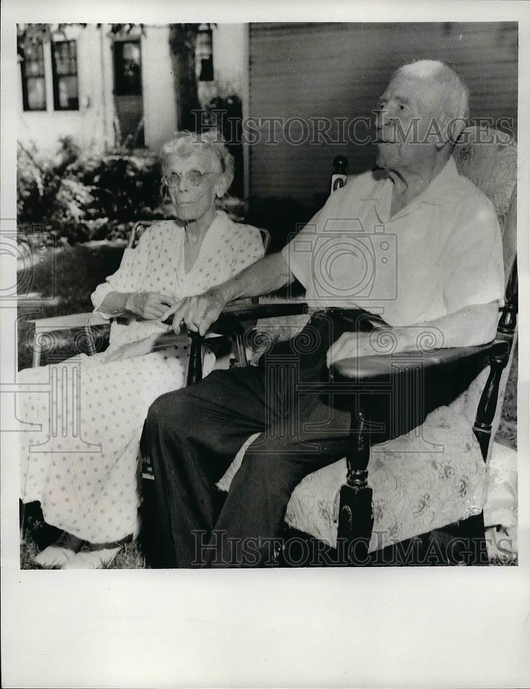 1961 Press Photo Amos Stagg and wife on his 99th Birthday - nea57070 - Historic Images