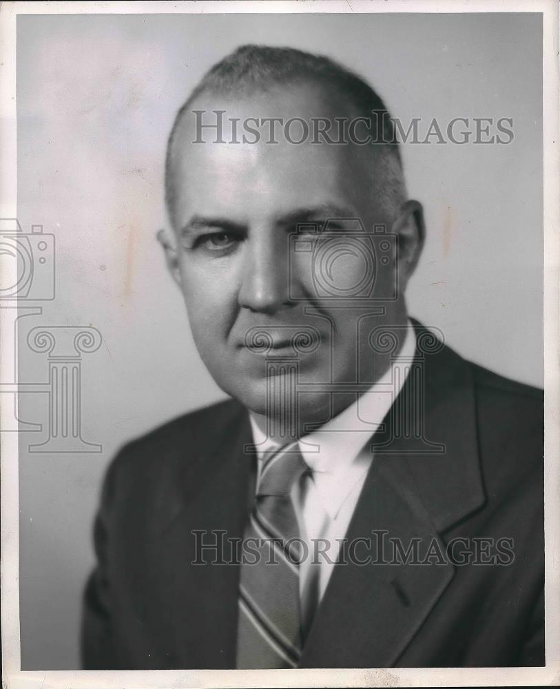 1955 Press Photo Kent Van Horn, director of research at Aluminum Co. of America - Historic Images