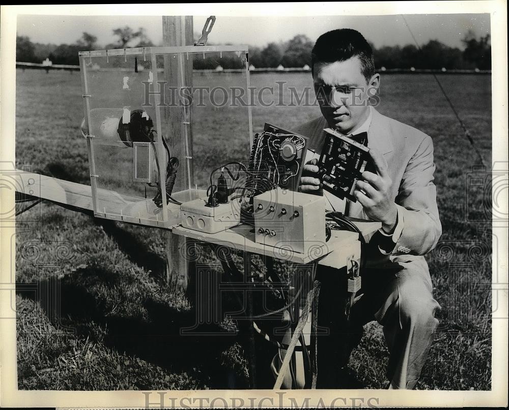 1960 Press Photo RCA's David Sarnoff at Research center at Princeton - Historic Images