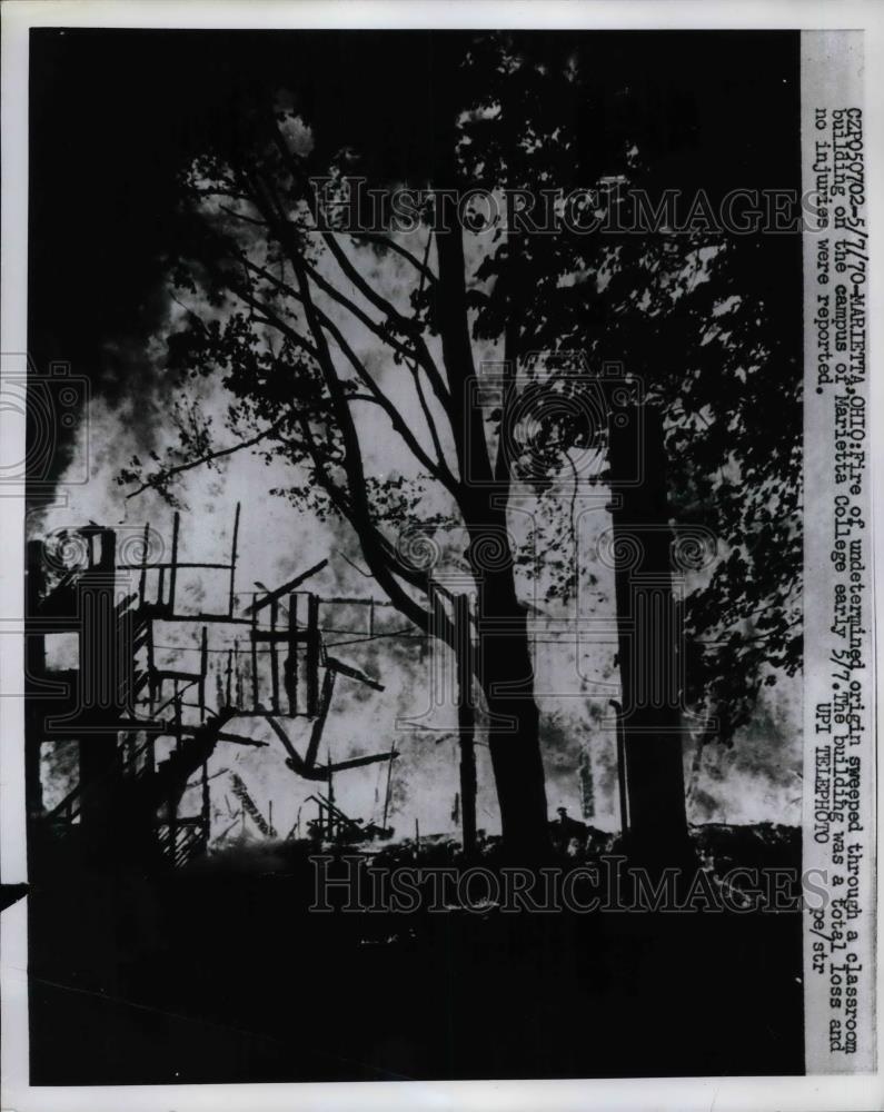 1970 Press Photo Fire at campus building of Marietta College - Historic Images