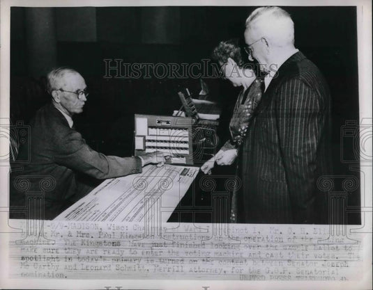 1952 Press Photo Mr & Mrs Paul Kingston in Wisconsin - nea59687 - Historic Images